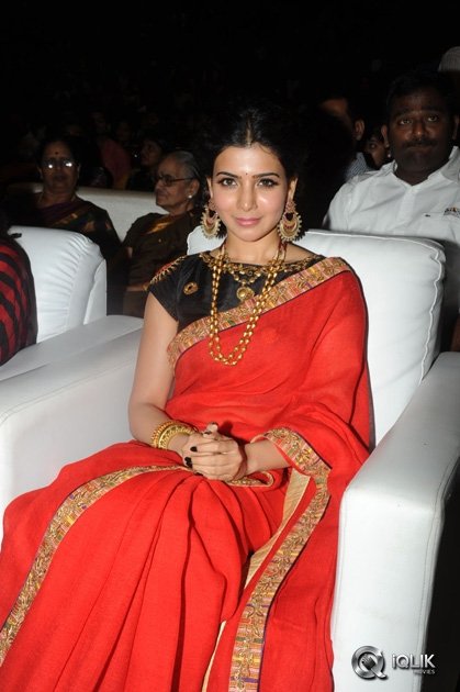 Samantha-at-Son-Of-Sathyamurthy-Movie-Audio-Launch